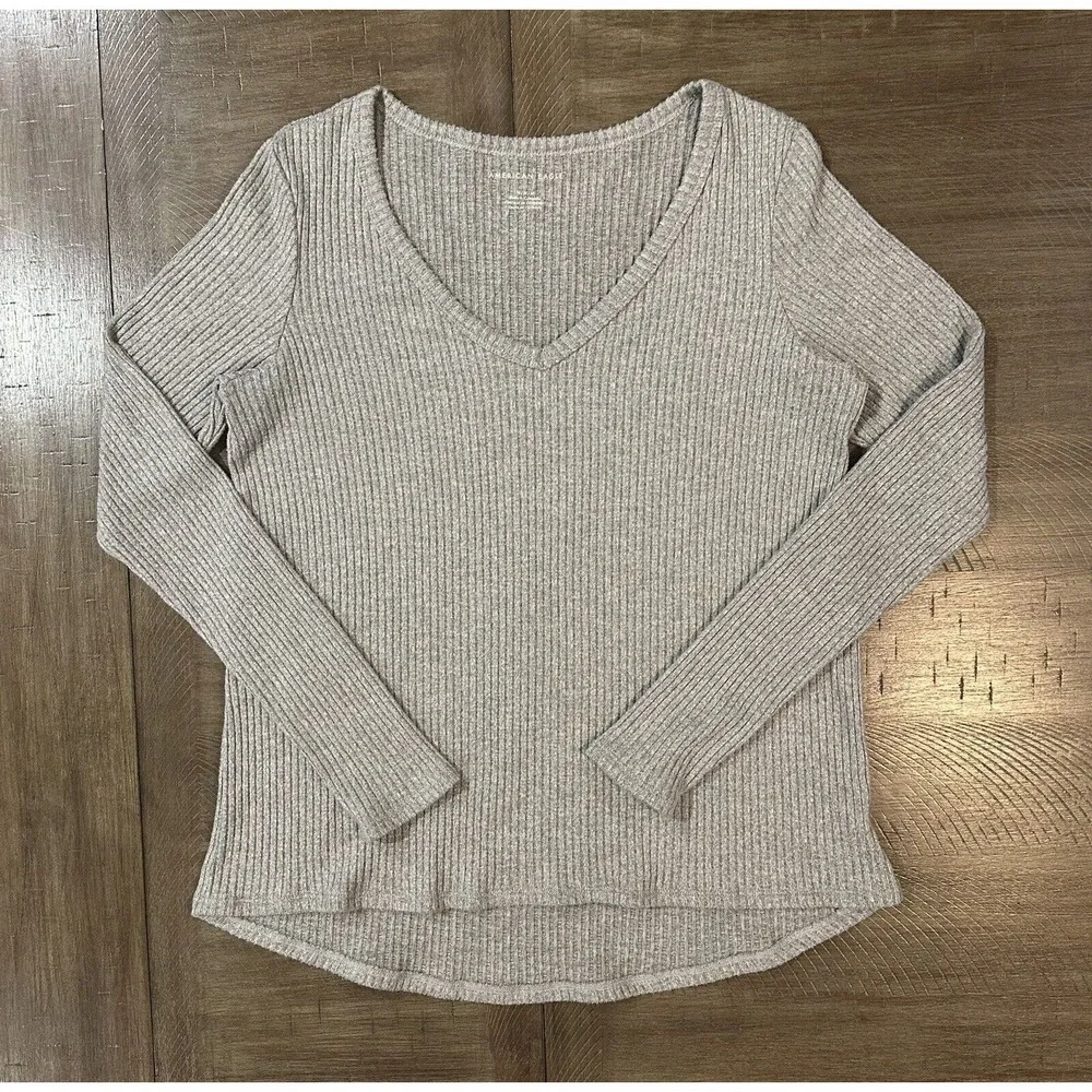 American Eagle Ribbed Knit VNeck Long Sleeve Top Light Gray Soft Stretchy Medium - Picture 10 of 10